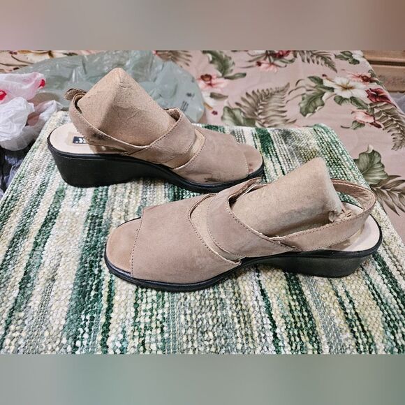 Romika Shoes - #286 ROMIKA- Tan Suede Strapped Sandals- sz. 40 (9) M